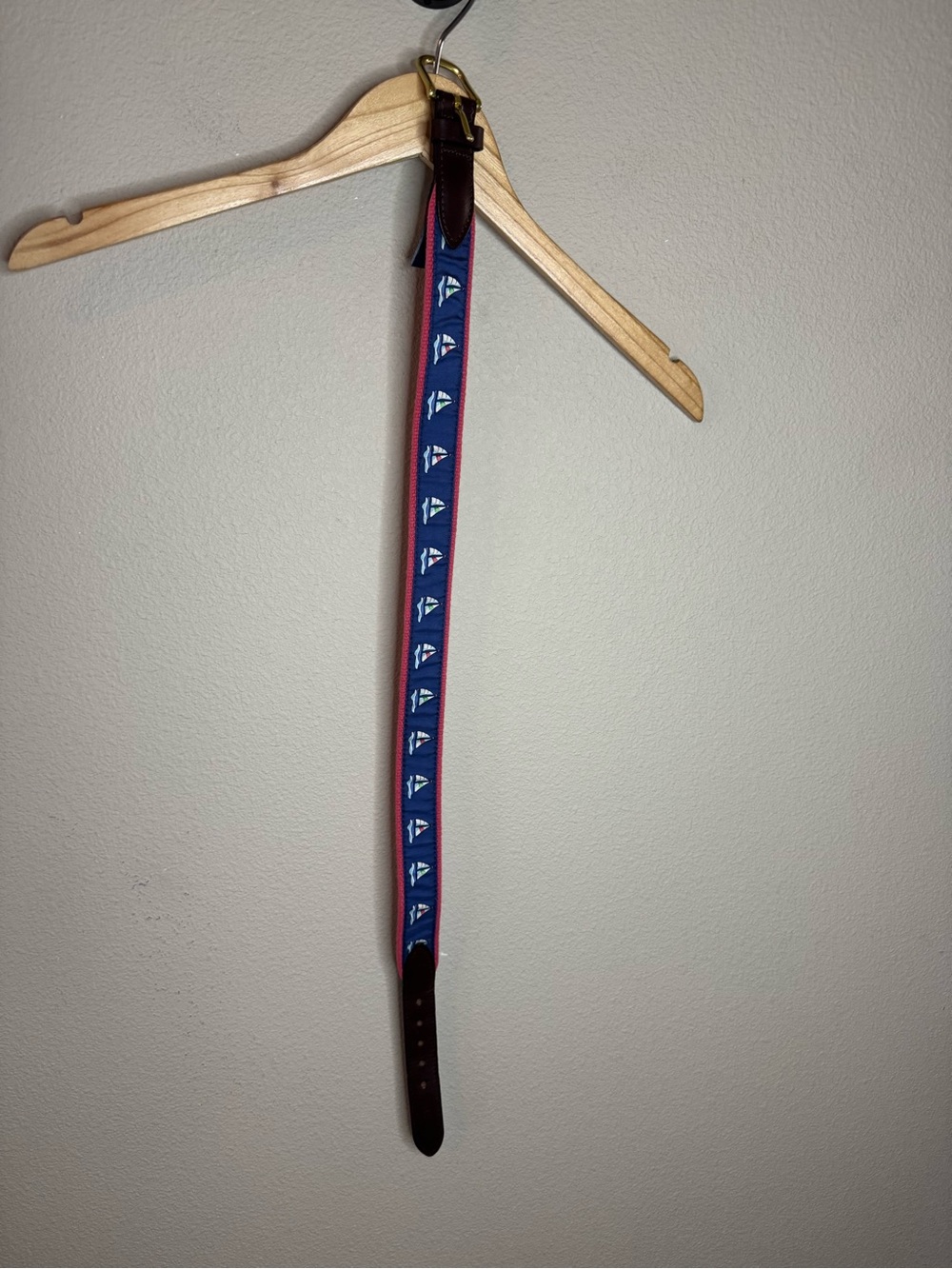 Vineyard Vines Sailboat Belt Size 26 Pink Canvas Leather Trim Preppy Belt - Picture 3 of 7